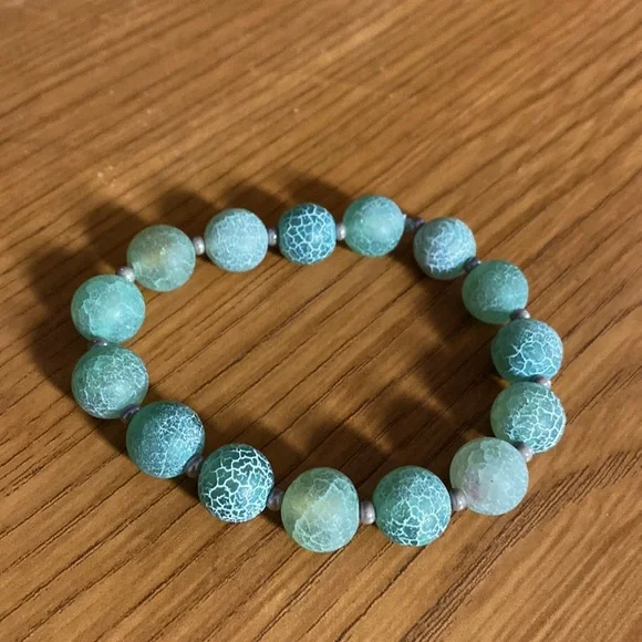 HP ๐Handmade Agate & glass bead stretch bracelet. 7โ Handcrafted. - Picture 1 of 4